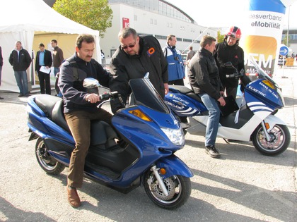 Roland Schneider - Thüringen - Naturfreund
Unser Leben ist geprägt von einem ständigen Konsum. Viele Menschen sehen sich nur noch als Verbraucher und merken dabei nicht, dass sie in diese Rolle hinein manipuliert wurden.